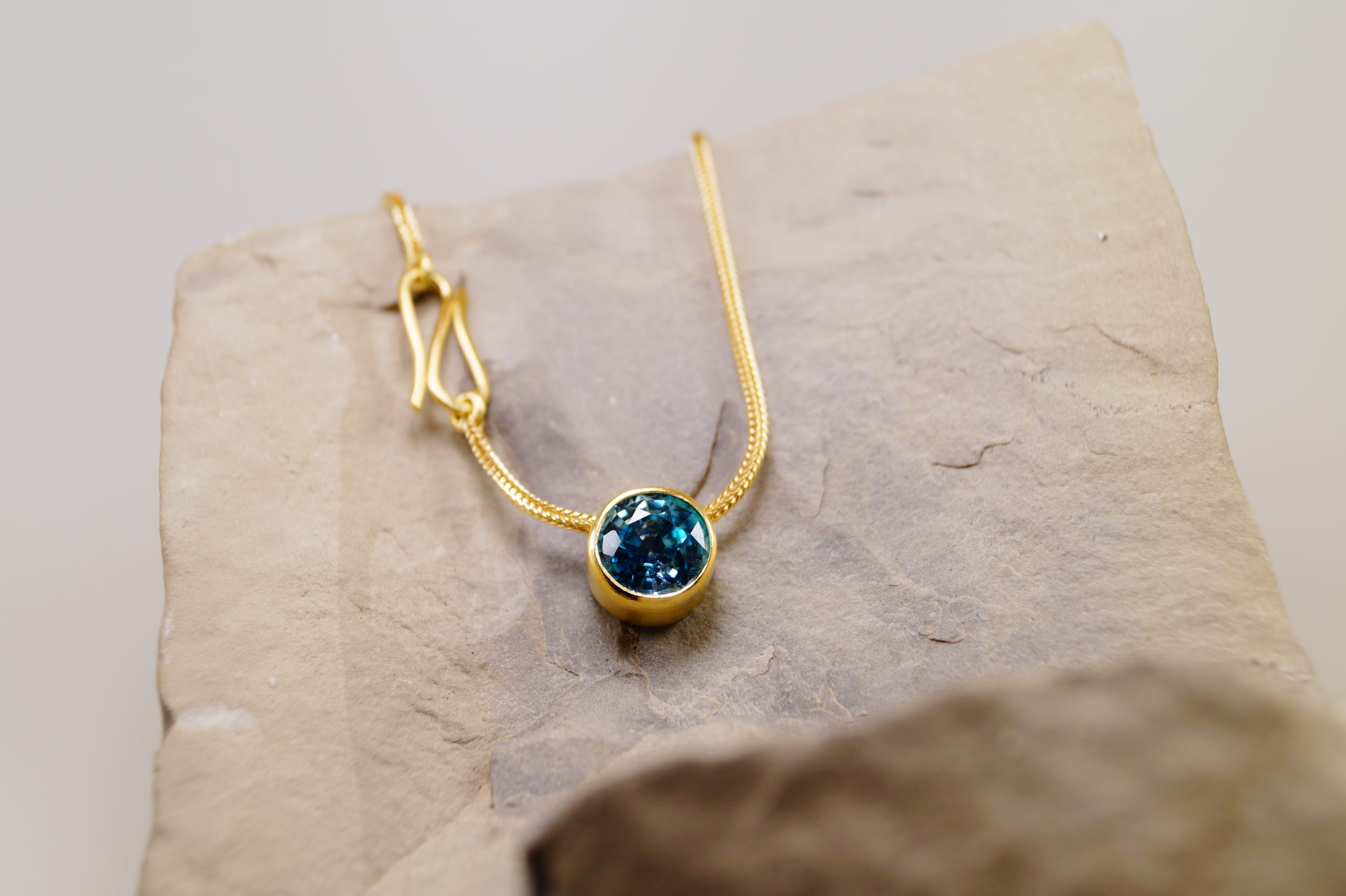 Zirkoncollier
