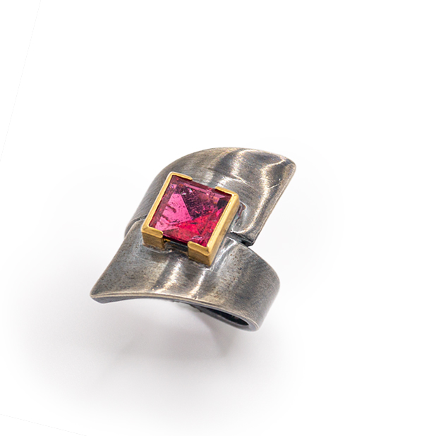 Ring roter Turmalin